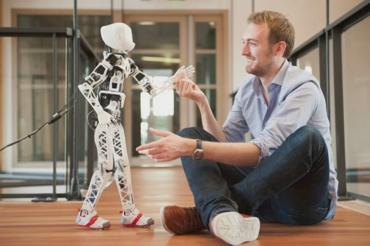 8 Essential Plastics for Humanoid Robots